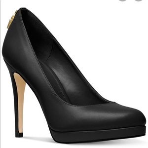 Brand new in box Michael kors Antoinette pumps